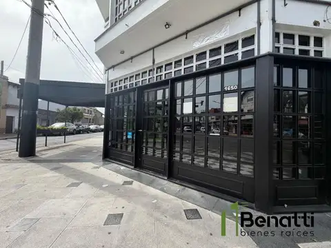 Local en esquina sobre Av. San Martin 32m2 EXELENTE UBIC.