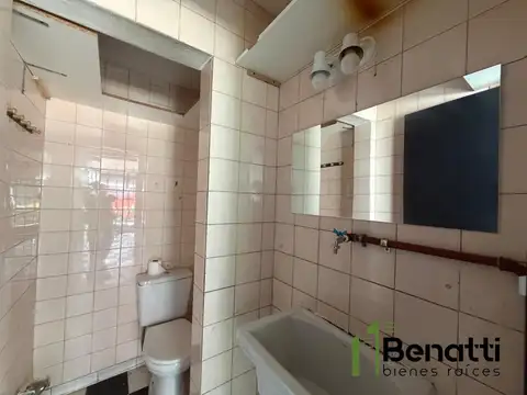 Local en esquina sobre Av. San Martin 32m2 EXELENTE UBIC.