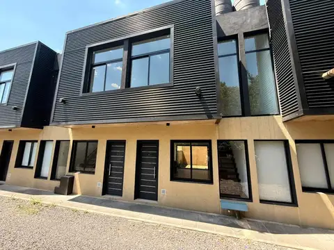 DUPLEX EN COMPLEJO CERRADO - APTO A CREDITO