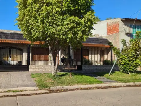 Casa en Venta en Jose Marmol, USD 179.000