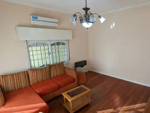 CASA  en Venta José Mármol Calle Molina al 1000