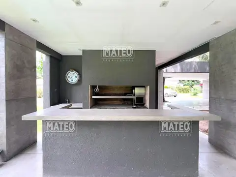 Casa en Alquiler Temporal con 4 cocheras