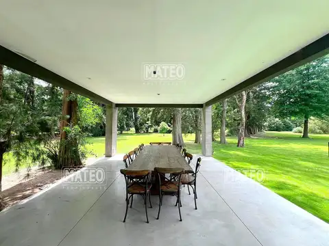 Casa 5 ambientes con 4 baños