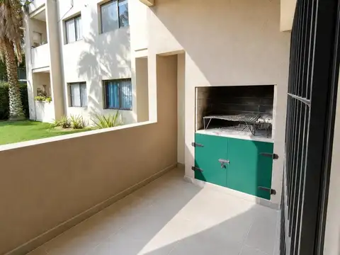 Depto Tipo Casa en Alquiler con 2 cocheras