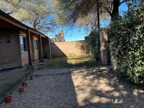 Casa 6 ambientes con 1 baño