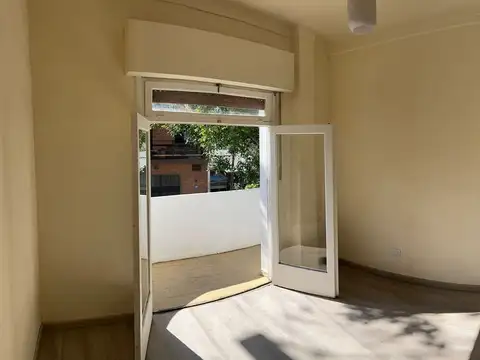 Depto Tipo Casa en Venta en Saavedra, USD 85.000