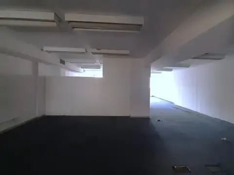 Oficina 6 ambientes con 4 baños