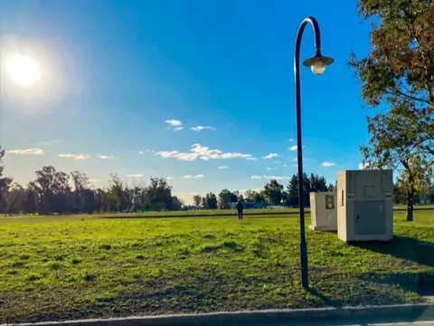 VENTA DE DOS JUNTOS LOTES EN AREA 60 - LA VICTORIA 1900