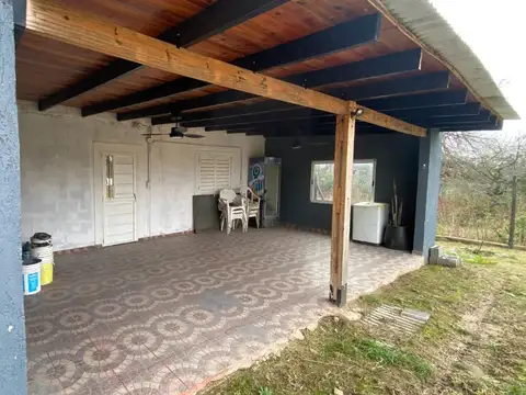 VENDE PERMUTA CASA 2 DORM CON PILETA LOS MOLINOS