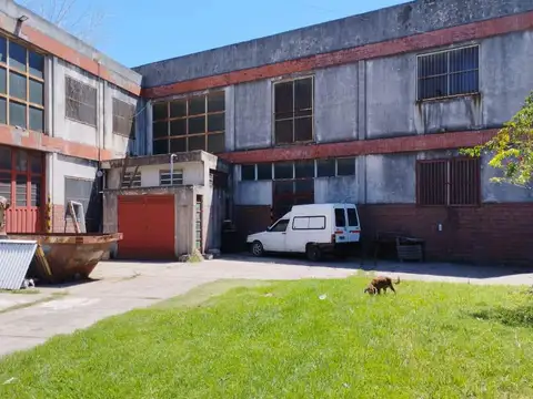 Depósito/Galpón sobre Av Marquez 1000 M2 Zona Industrial dominante, rápido acceso.