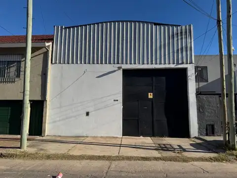 Galpón con Oficina en Venta. Martin Coronado