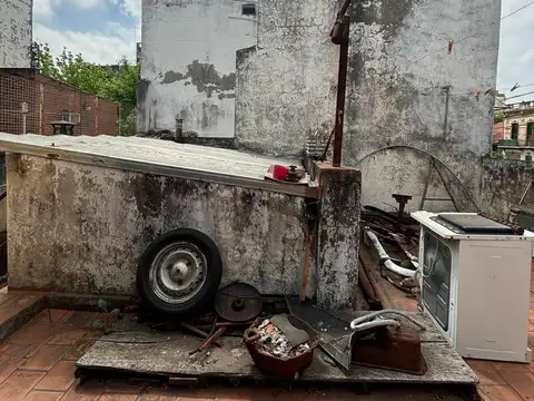 Casa a refaccionar en venta, gran oportunidad para desarrollo, excelente ubicación en Villa Urquiza