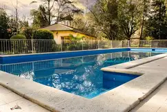 Áreas comunes piscina, club-house, juegos en El Resuello en G.B.A. Zona Oeste