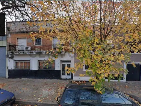 Venta casa 3 ambientes a reciclar lote propio La Paternal