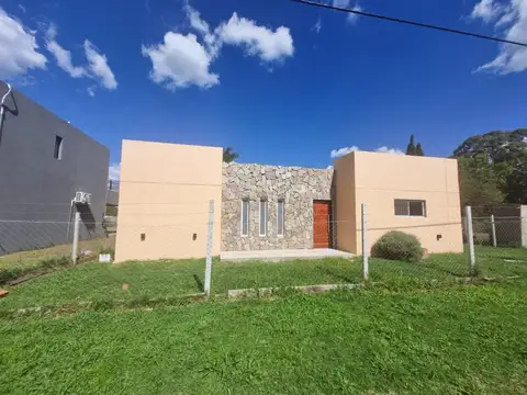 Casa en venta de 2 dormitorios en Loma Verde