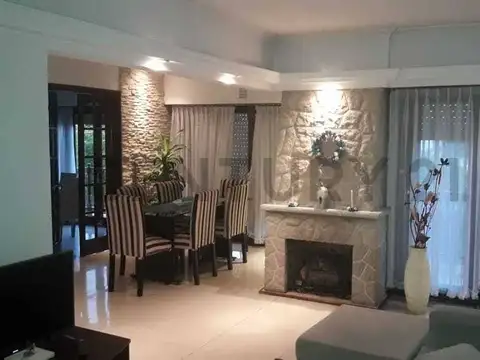 PH 4 AMBIENTES PLANTA ALTA  BARRIO 9 DE JULIO F. 22724