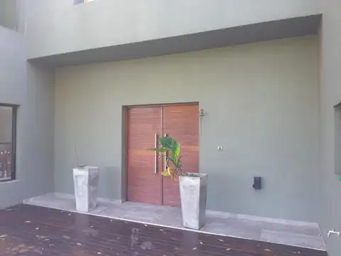 Moderna casa en Club de Campo Aranzazu