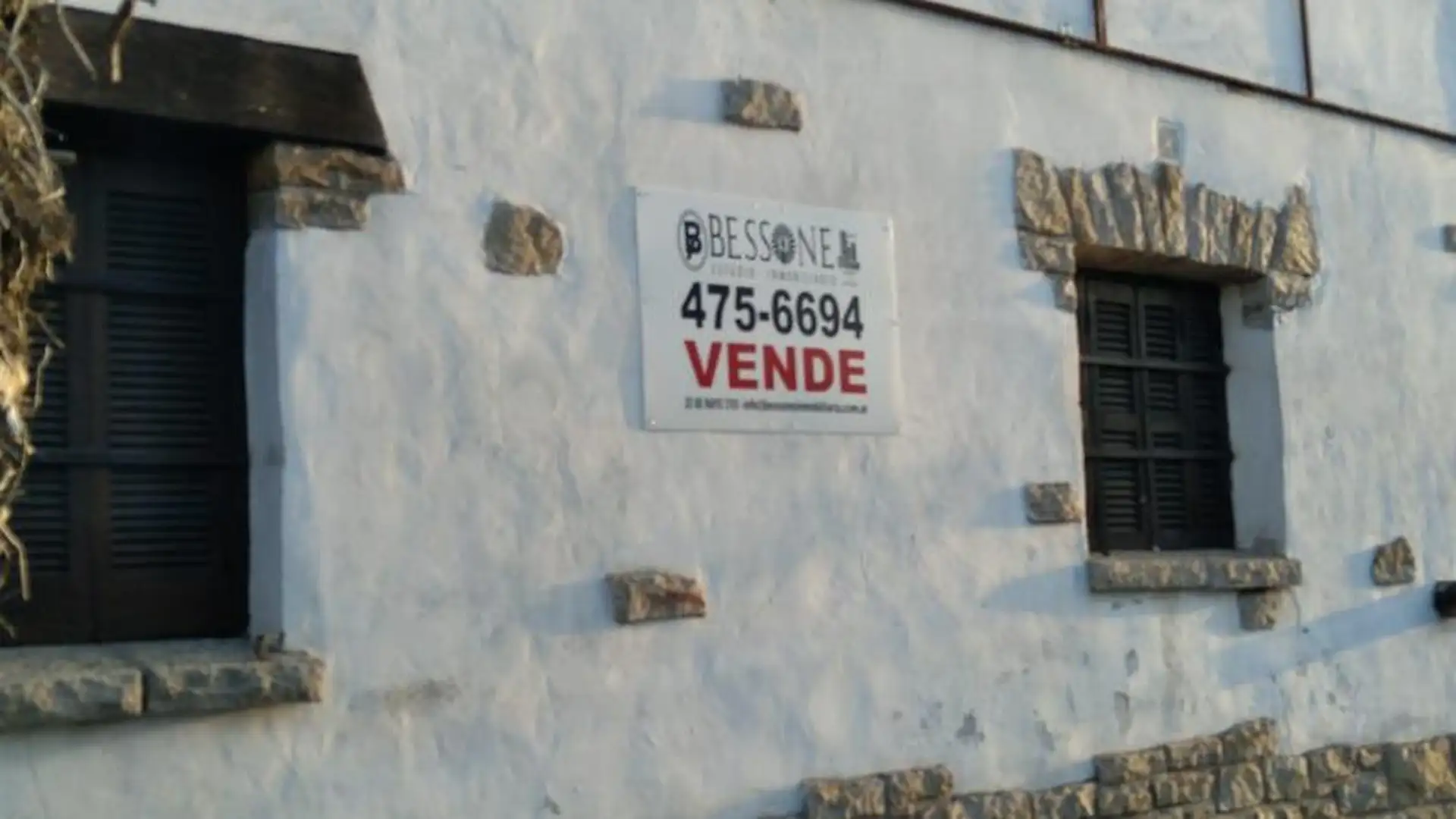 Importante Esquina Chauvin Multiples Usos Muy Buen Estado