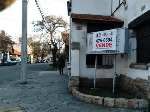 Importante Esquina Chauvin Multiples Usos Muy Buen Estado