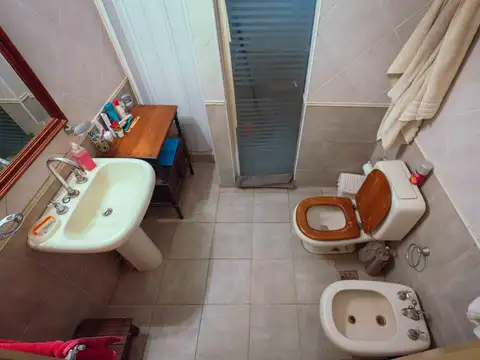 Casa 2 dormitorios local patio pileta