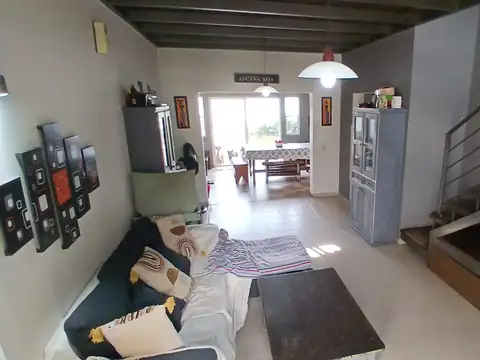 Casa 5 ambientes con 1 baño