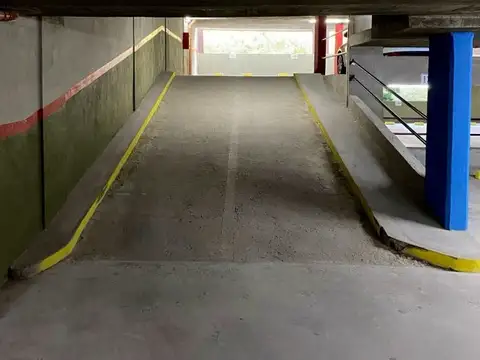 Cochera Fija y Cubierta en Venta en Caballito