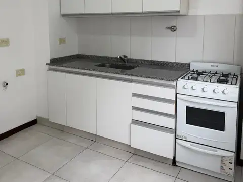 Departamento en Alquiler en General San Martin, $ 650.000