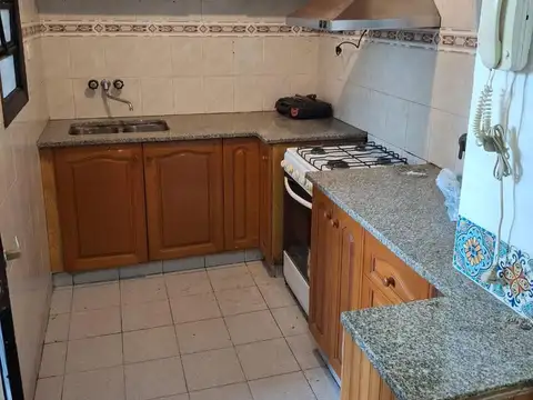 Casa 4 ambientes con 1 baño