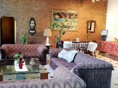 CHALET QUINTA S/ FRACCION 5000 M2 C/PISCINA Y CANCHA TENIS