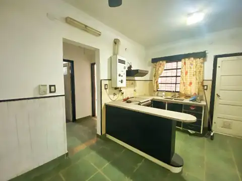 Casa 4 ambientes con 1 baño