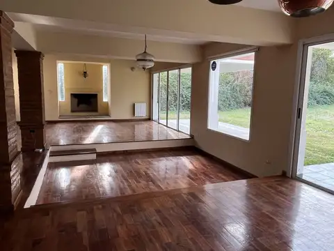 Casa en Alquiler de 3 dormitorios