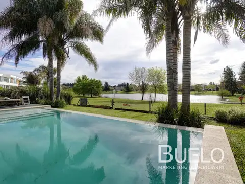 Casa en venta c/ cochera en Terravista