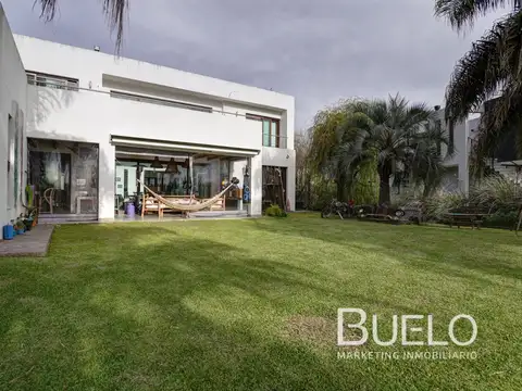 Casa 5 ambientes con 5 baños