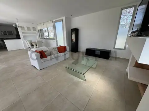 Casa en Alquiler en El Cazal, USD 1.300