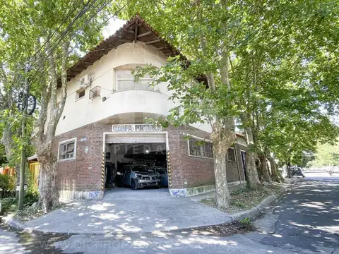 Juan B. Justo  al 3700 esquina Bermúdez