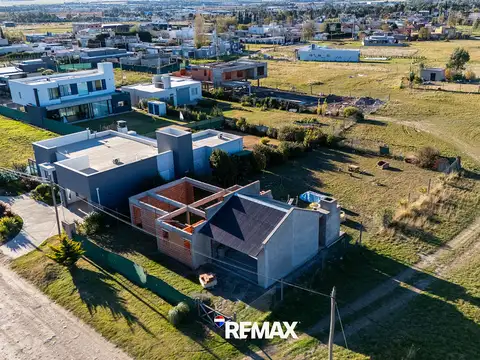 CASA EN CONSTRUCCION BARRIO PATAGONIA LOTE 800M2