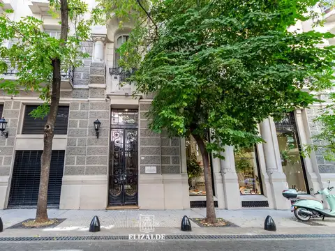 Arroyo y Suipacha - Excelente Edificio - Piso con Gran Terraza con vista al Rio