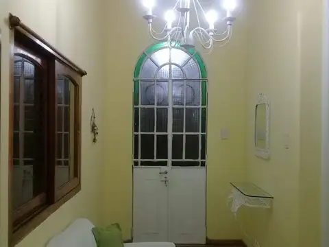 VENTA CASA 4 AMB ADROGUE FONDO LIBRE COCHERA