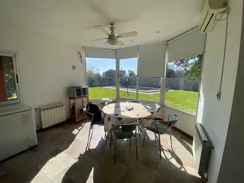 Casa 4 ambientes con 4 baños