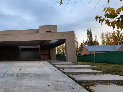 Casa en Alquiler de 4 dormitorios