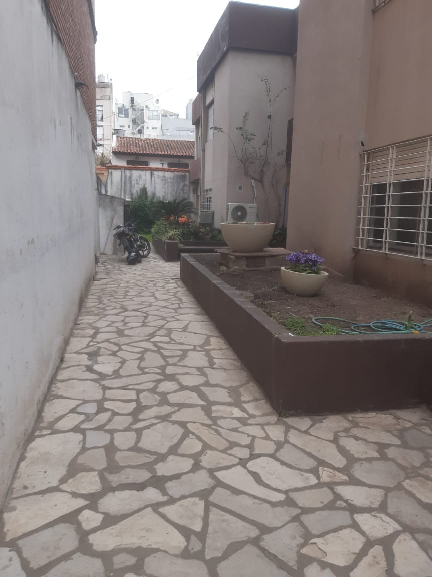 Depto Tipo Casa en Alquiler de 3 ambientes