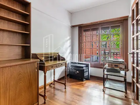 Casa en Venta con 6 cocheras