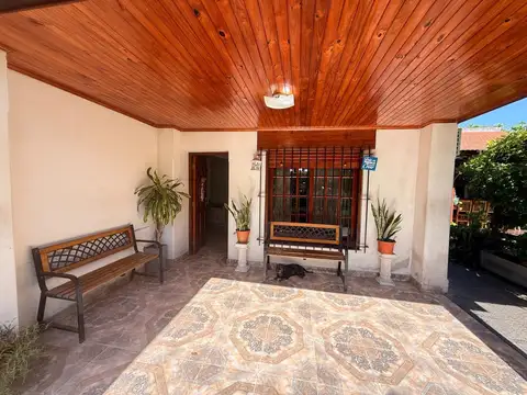 Casa 4 ambientes con 3 baños