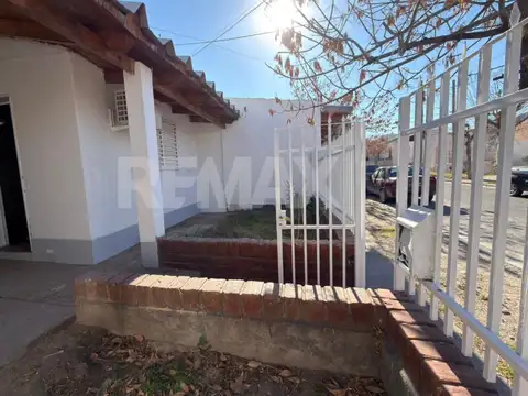 Casa 6 ambientes con 1 baño