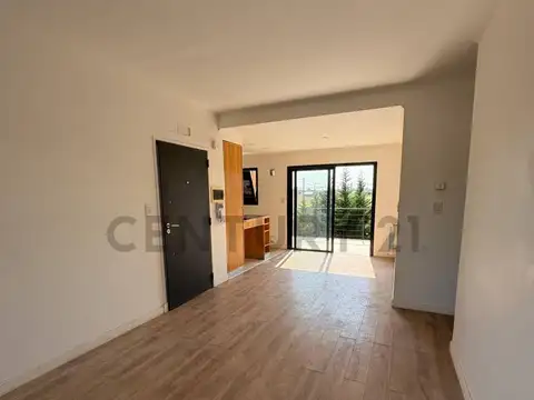 Los Algarrobos 400, Piso 1