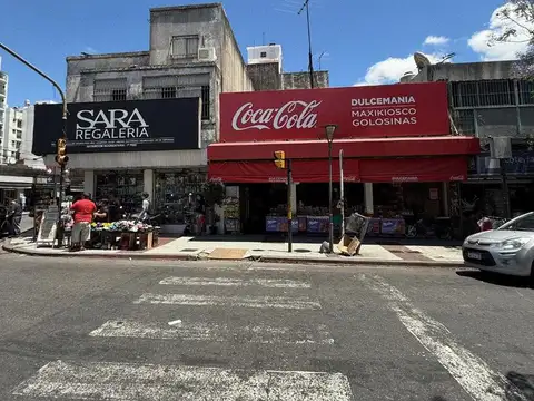 LOCAL DE NEGOCIO DE 9.60 X 11.00. EXCELENTE UBICACION