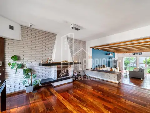 Casa 6 ambientes con 3 baños