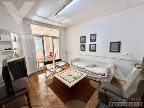 Departamento de 4 ambientes en edificio Racionalista. Paraguay y Pueyrredon