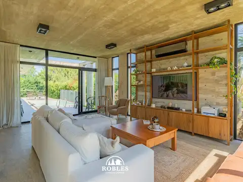 Casa estilo moderno en el barrio Arenas del Sur