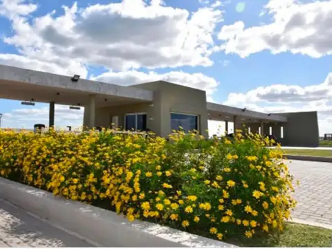 SE VENDE LOTE A LA LAGUNA EN SANTA CLARA AL SUR